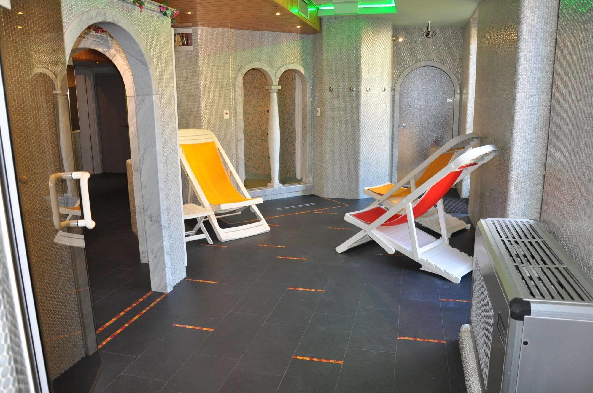 Liberty Hotel มาเล ภายนอก รูปภาพ